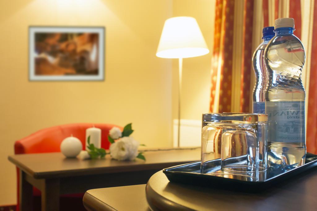 Hotel Novum & Spa ニエポウォミツェ エクステリア 写真
