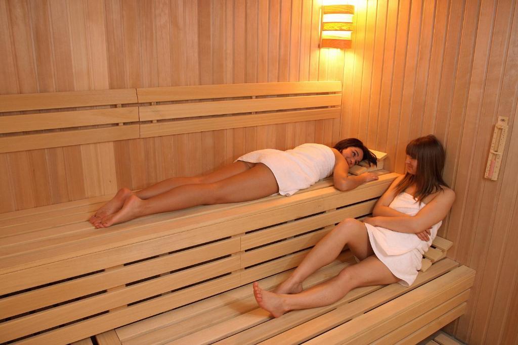Hotel Novum & Spa ニエポウォミツェ エクステリア 写真